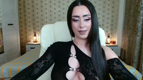 Snapshot of leslie_secret chatting on May 6, 10:48 pm leslie_secret online show from May 6, 10:48 pm