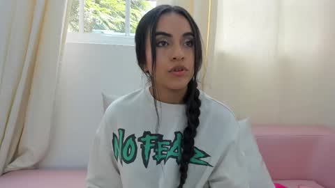 Snapshot of lesliebush chatting on November 7, 3:23 pm LeslieBush online show from November 7, 3:23 pm