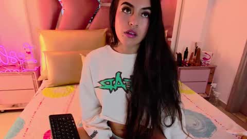 Snapshot of lesliebush chatting on December 4, 12:58 pm LeslieBush online show from December 4, 12:58 pm