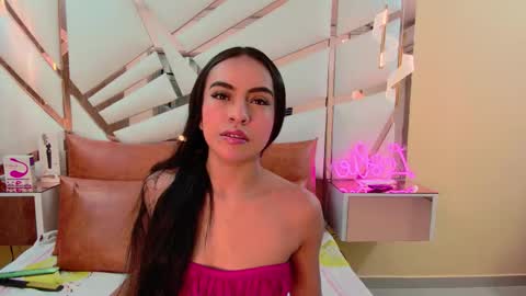 Snapshot of lesliebush chatting on December 17, 12:11 pm LeslieBush online show from December 17, 12:11 pm