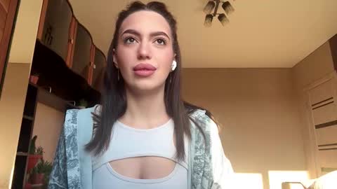 Leslie  online show from March 12, 1:17 pm