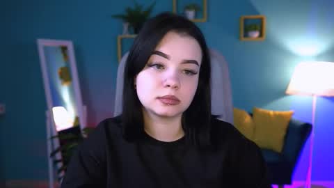 LeslieRowe online show from October 16, 4:30 pm