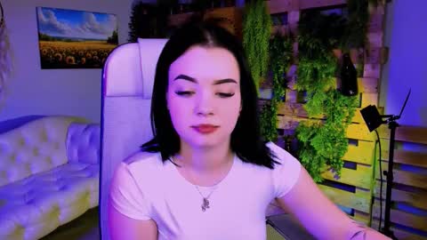 LeslieRowe online show from October 24, 5:20 pm