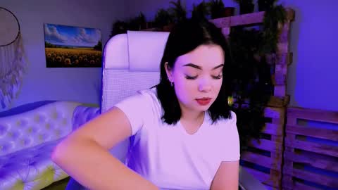 LeslieRowe online show from October 26, 4:35 pm