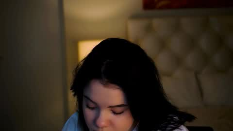 LeslieRowe online show from November 19, 2:17 pm