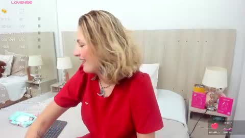 Snapshot of lesly_santodomingo chatting on July 13, 11:13 am Lesly Santodomingo online show from July 13, 11:13 am
