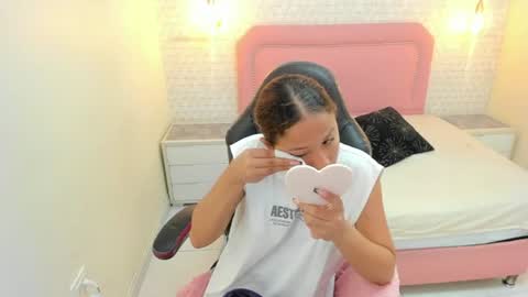 Snapshot of leslysimpson chatting on June 30, 12:28 pm online show from June 30, 12:28 pm