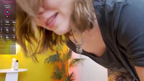 Lessy online show from October 10, 2:54 am