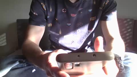 Snapshot of lestaro chatting on February 24, 1:53 pm neoglo online show from February 24, 1:53 pm