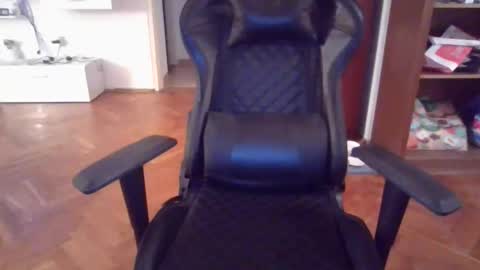 Snapshot of lestaro chatting on March 19, 6:23 pm neoglo online show from March 19, 6:23 pm