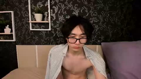 Snapshot of lester_cross chatting on August 5, 2:42 pm Lester online show from August 5, 2:42 pm