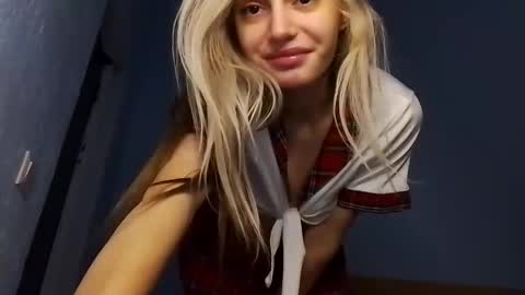 lesyawhite online show from November 1, 6:43 pm