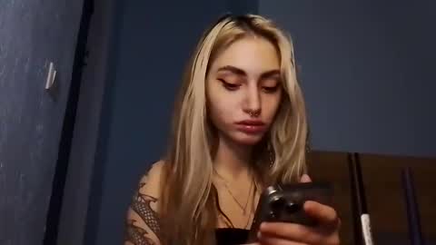 lesyawhite online show from November 19, 2:39 pm