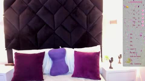letiziia online show from October 1, 8:42 am