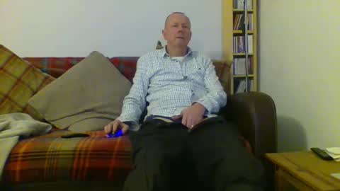 Snapshot of letmestrip chatting on December 9, 7:07 pm paul online show from December 9, 7:07 pm