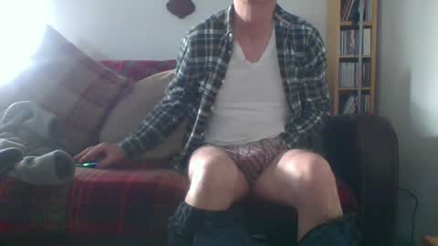 Snapshot of letmestrip chatting on February 16, 10:54 am paul online show from February 16, 10:54 am