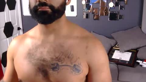 fitnessdude93kg online show from February 25, 7:07 am