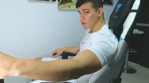 Snapshot of levelingg chatting on January 30, 2:27 am levelingg online show from January 30, 2:27 am