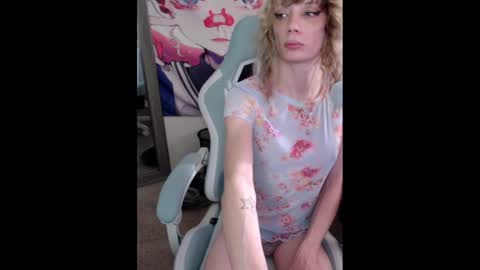 Snapshot of lewdy_booty chatting on January 11, 10:18 pm lewdy booty online show from January 11, 10:18 pm