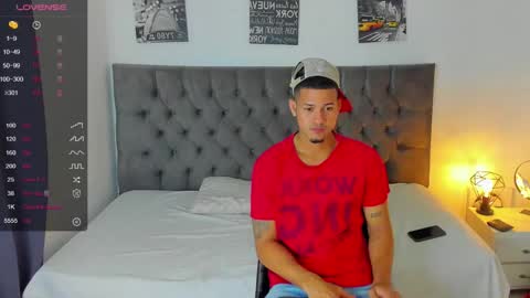 Snapshot of lewishamiltom chatting on January 6, 6:20 pm lewis online show from January 6, 6:20 pm