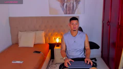 Snapshot of lewishamiltom chatting on February 19, 6:43 pm lewis online show from February 19, 6:43 pm