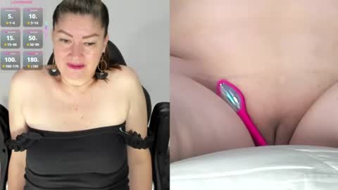 Snapshot of lexalove2 chatting on July 23, 1:58 am Lexa Love online show from July 23, 1:58 am