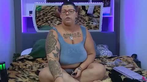 Snapshot of lexi2810 chatting on October 14, 6:03 am Lexi und Lex online show from October 14, 6:03 am
