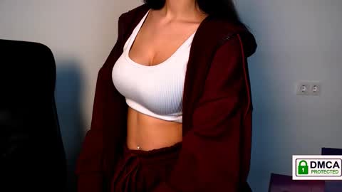 Alexia online show from October 8, 4:59 pm