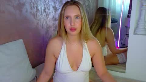 Snapshot of lexi_u_ chatting on November 21, 6:56 am LEXXY online show from November 21, 6:56 am