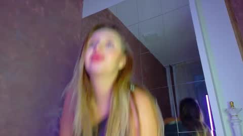 Snapshot of lexi_u_ chatting on November 29, 5:32 am LEXXY online show from November 29, 5:32 am