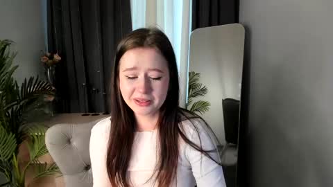 Vicki online show from February 26, 2:03 pm