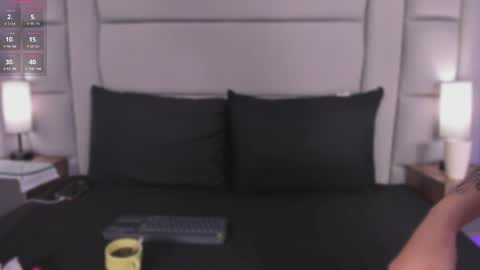 lexiee__ online show from May 9, 11:37 am