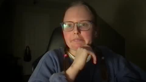 Snapshot of lexielilacs chatting on February 17, 4:31 am lexie online show from February 17, 4:31 am