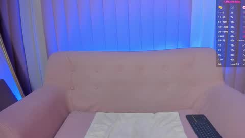 Lexie Thompson  online show from November 27, 12:07 pm