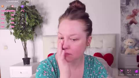 Snapshot of lexiflower1 chatting on February 11, 7:24 am Lexi online show from February 11, 7:24 am