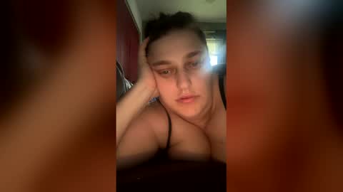 Snapshot of lexii132 chatting on May 6, 10:26 pm SoloAfterDark online show from May 6, 10:26 pm