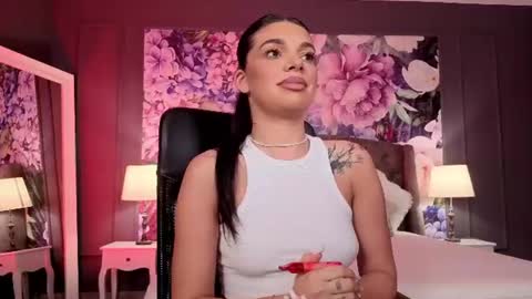 Snapshot of lexixvicious chatting on June 25, 5:23 am Lexi online show from June 25, 5:23 am