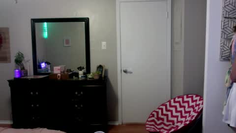 lexwyoex online show from October 7, 12:08 am