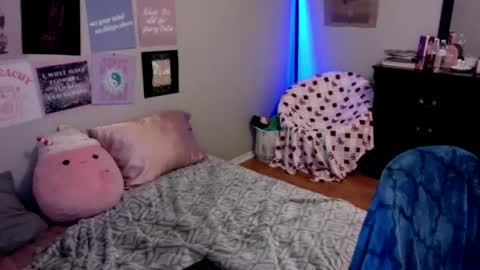 lexwyoex online show from December 21, 2:02 pm