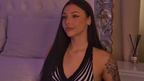 Snapshot of lexy_banks chatting on February 12, 8:20 am LexyBanks online show from February 12, 8:20 am