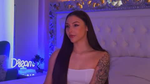 Snapshot of lexy_banks chatting on May 22, 8:32 am LexyBanks online show from May 22, 8:32 am