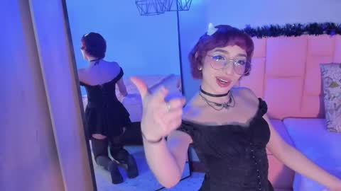 Snapshot of lexy_bluu chatting on February 10, 9:02 am Lexy online show from February 10, 9:02 am