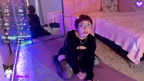 Snapshot of lexy_bluu chatting on February 19, 8:32 am Lexy online show from February 19, 8:32 am