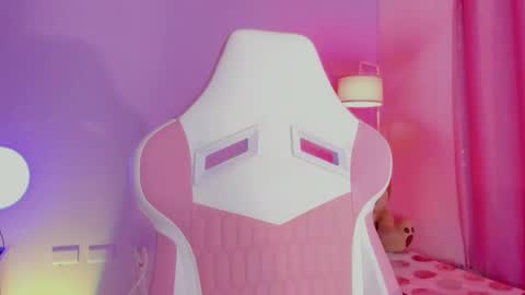 Snapshot of lexy_bran chatting on November 13, 11:42 am lexy_bran online show from November 13, 11:42 am