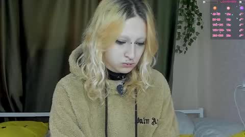 Snapshot of lexy_woorhez chatting on May 14, 11:17 am Lexy online show from May 14, 11:17 am