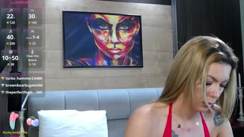 Snapshot of leyafoster chatting on December 3, 1:41 am Leya online show from December 3, 1:41 am