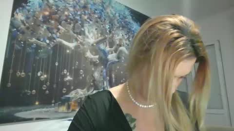 Snapshot of leyafoster chatting on January 22, 6:41 pm Leya online show from January 22, 6:41 pm