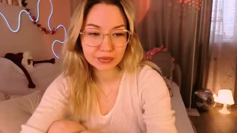 Lily online show from April 22, 3:42 am