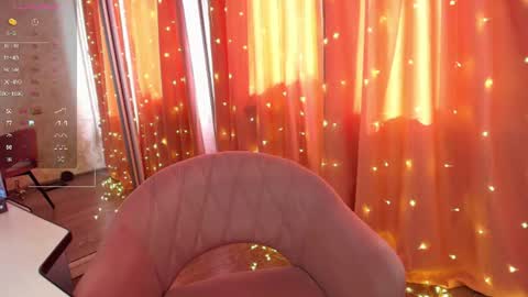 Snapshot of leyaloveee chatting on June 14, 2:24 am Your Leya online show from June 14, 2:24 am