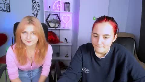 Snapshot of leyla_klark chatting on December 16, 1:05 pm Leyla online show from December 16, 1:05 pm